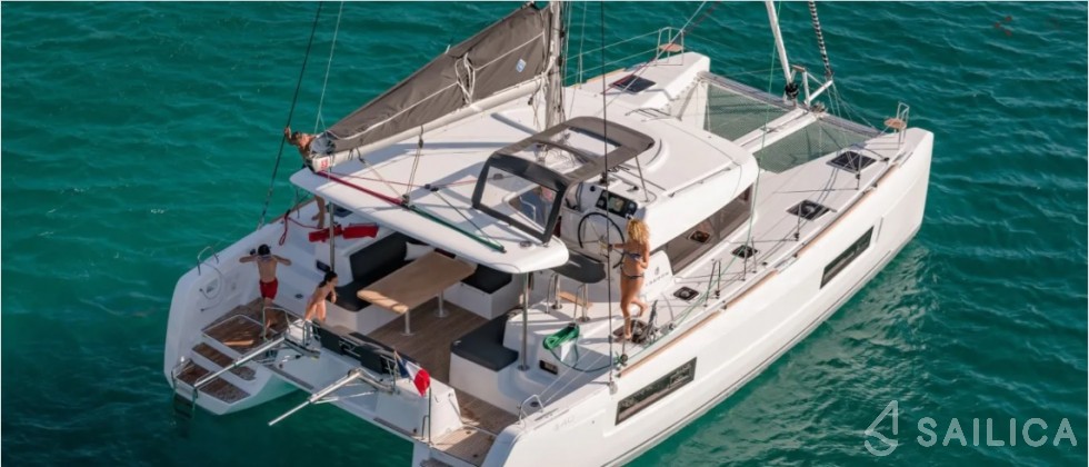 Lagoon 40 - Yacht Charter Sailica