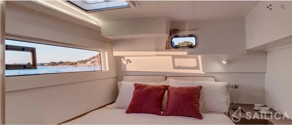 Lagoon 40 - Yacht Charter Sailica