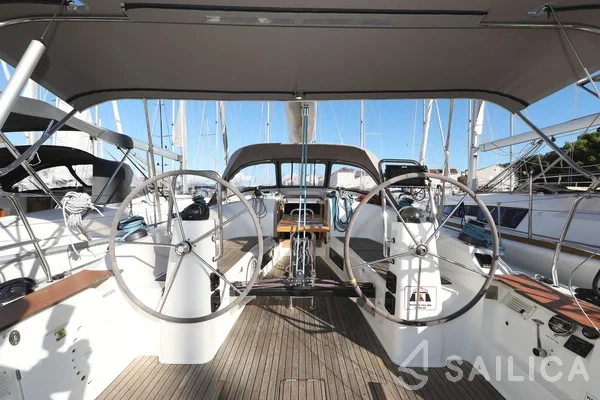 Bavaria 40 Cruiser S - Yacht Charter Sailica