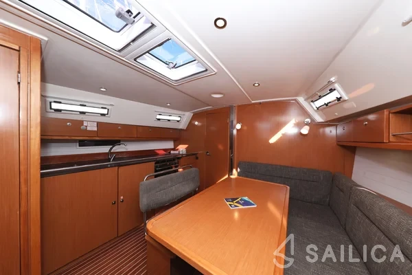 Bavaria 40 Cruiser S - Yacht Charter Sailica