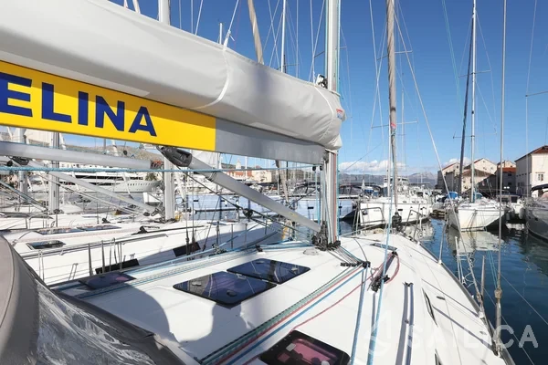 Bavaria 40 Cruiser S - Yacht Charter Sailica