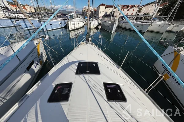 Bavaria 40 Cruiser S - Yacht Charter Sailica