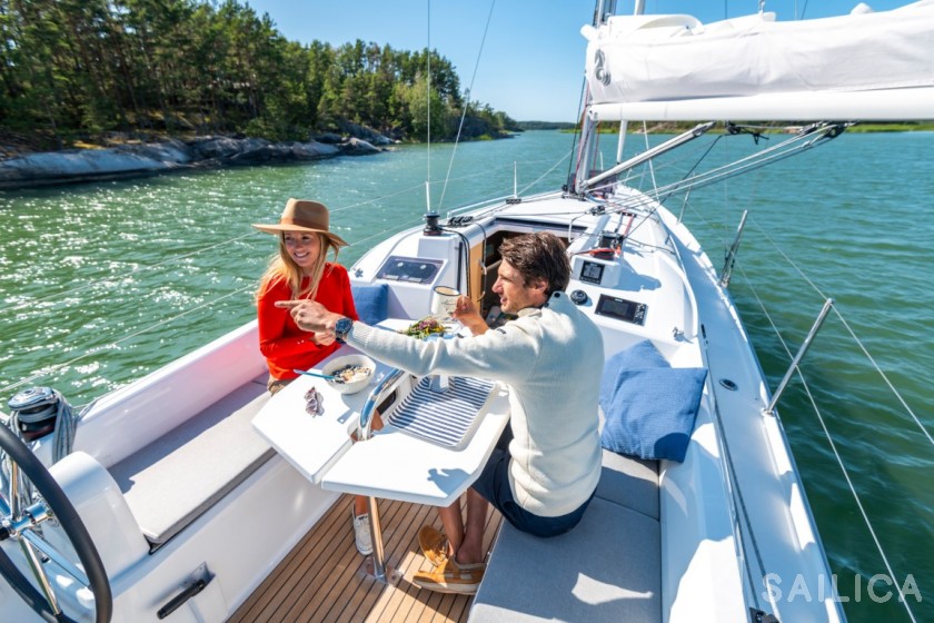 Oceanis 30.1 - Yacht Charter Sailica