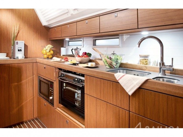 Bavaria 46 Cruiser - Yacht Charter Sailica