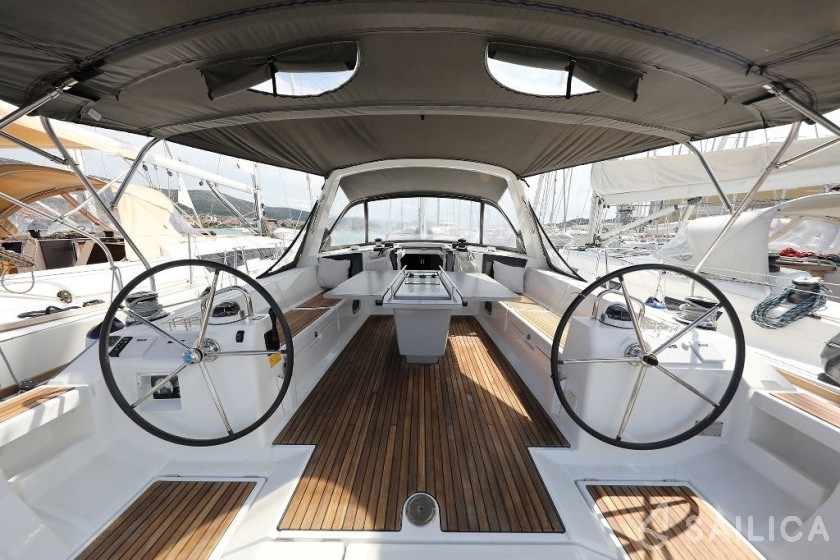 Oceanis 45 - Yacht Charter Sailica