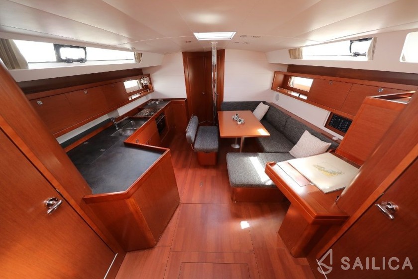 Oceanis 45 - Yacht Charter Sailica