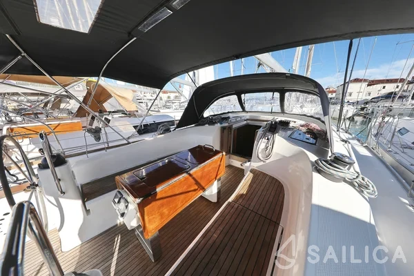 Bavaria 40 Cruiser - Yacht Charter Sailica