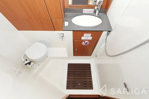 Bavaria 40 Cruiser - Yacht Charter Sailica