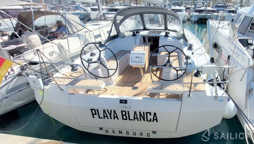 Bavaria C42 - Yacht Charter Sailica