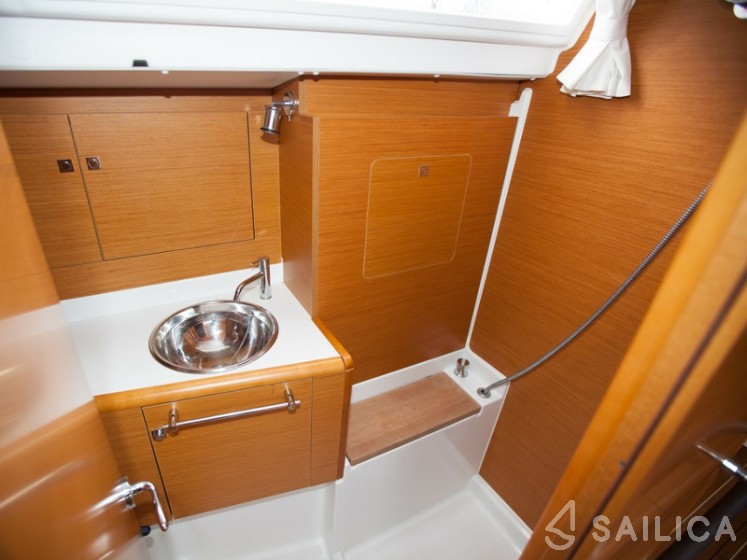 Sun Odyssey 439 - Yacht Charter Sailica