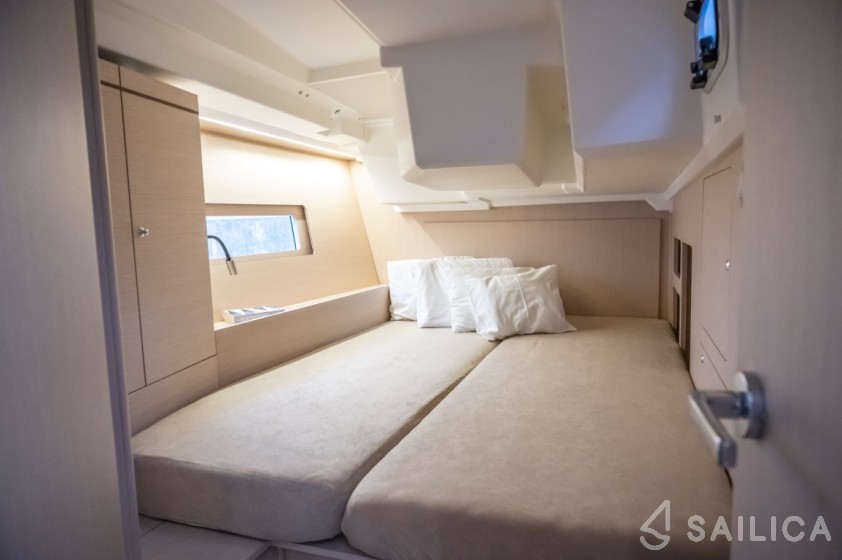 Oceanis 46.1 - Yacht Charter Sailica