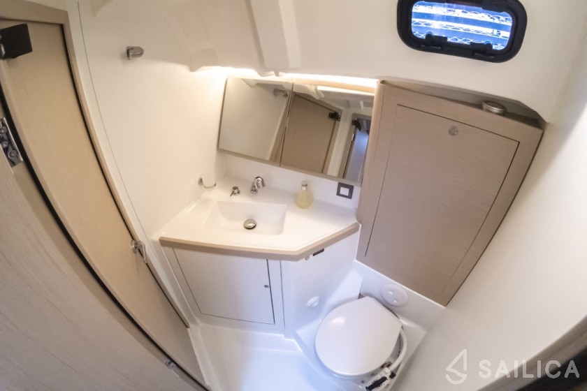Oceanis 46.1 - Yacht Charter Sailica