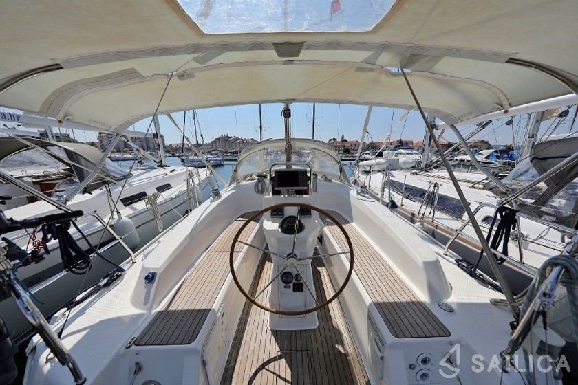 Bavaria 32 Cruiser - Yacht Charter Sailica
