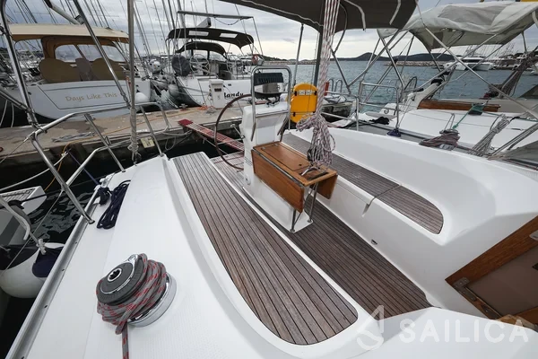 Bavaria 32 Cruiser - Yacht Charter Sailica