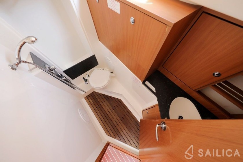Bavaria 32 Cruiser - Yacht Charter Sailica