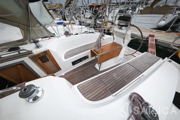 Bavaria 32 Cruiser - Yacht Charter Sailica