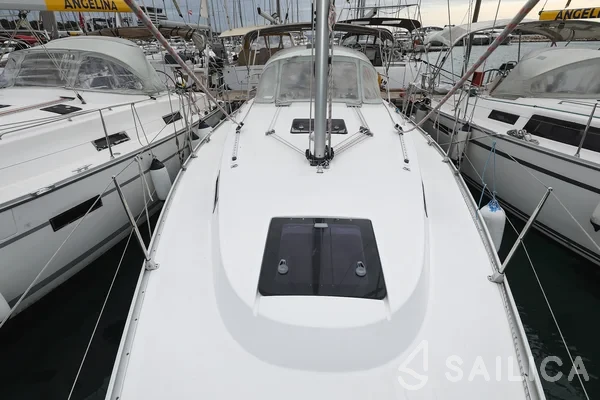 Bavaria 32 Cruiser - Yacht Charter Sailica