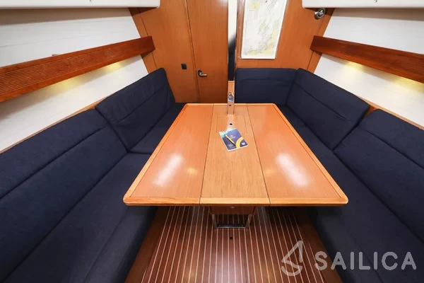 Bavaria 32 Cruiser - Yacht Charter Sailica