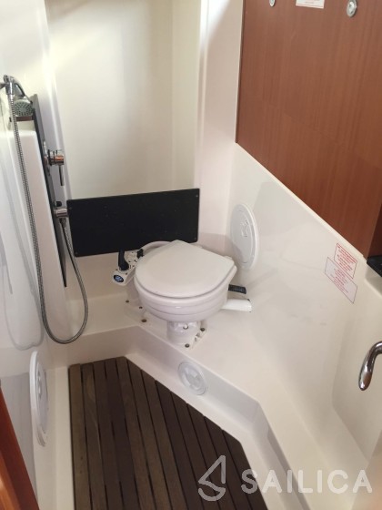 Bavaria 32 Cruiser - Yacht Charter Sailica