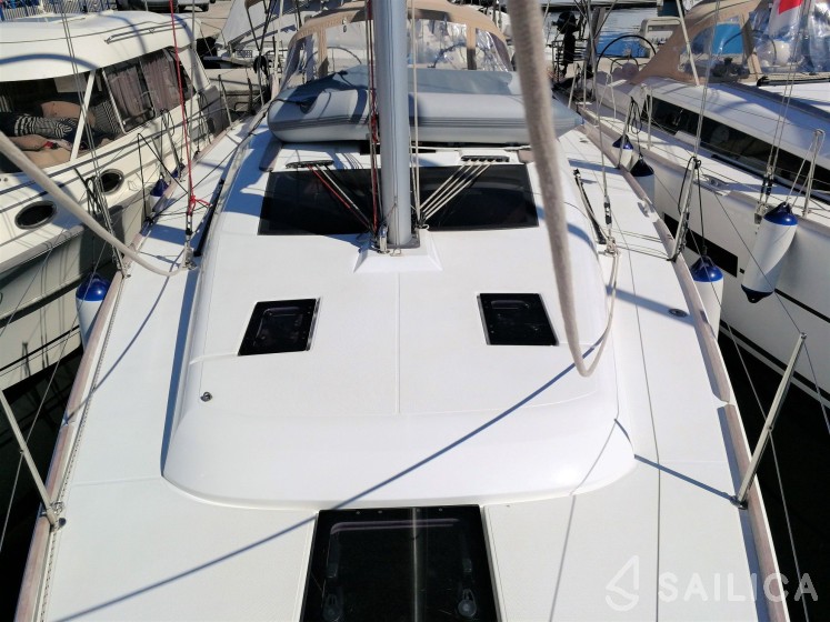 Dufour 412 GL - Yacht Charter Sailica