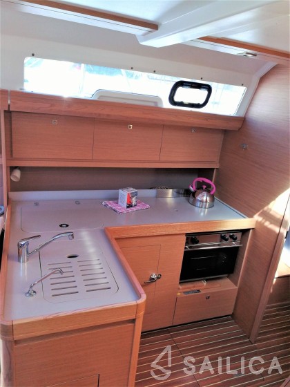 Dufour 412 GL - Yacht Charter Sailica