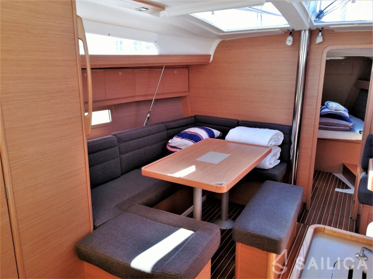 Dufour 412 GL - Yacht Charter Sailica