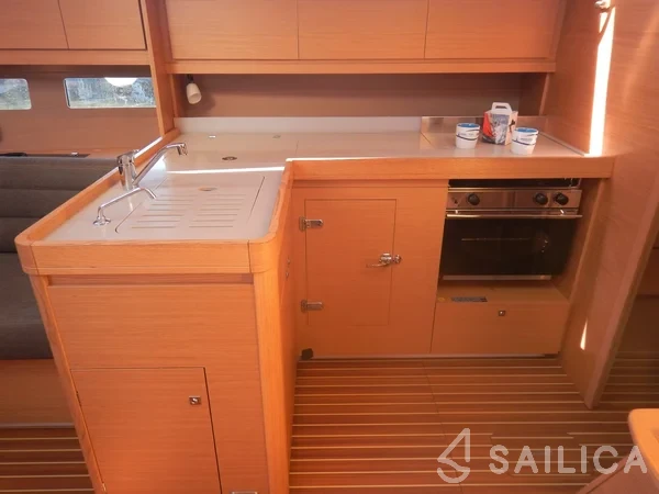 Dufour 412 GL - Yacht Charter Sailica
