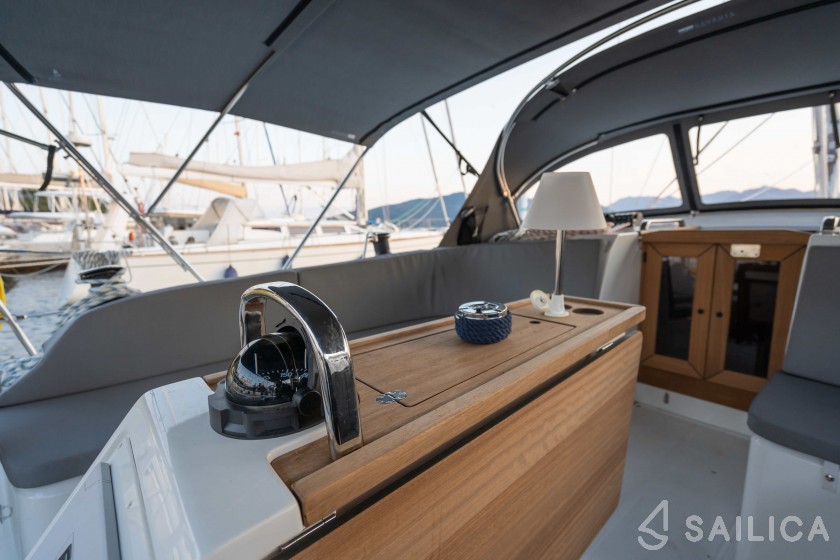 Bavaria 46 Cruiser - Yacht Charter Sailica