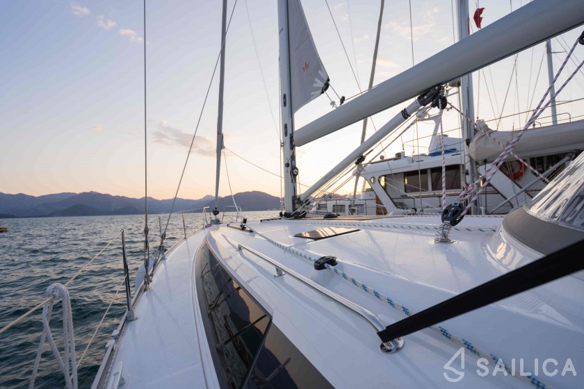 Bavaria 46 Cruiser - Yacht Charter Sailica
