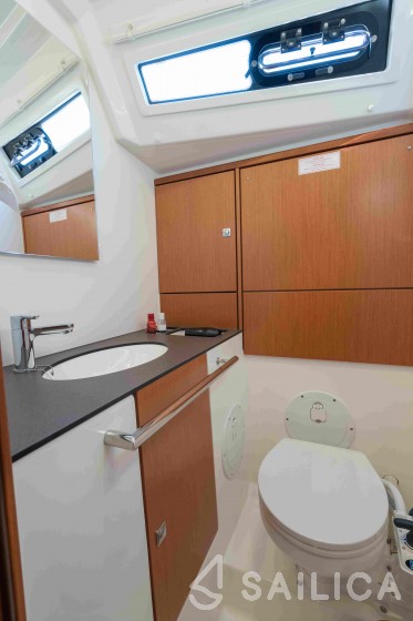 Bavaria 46 Cruiser - Yacht Charter Sailica