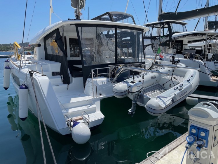 Lagoon 40 - Yacht Charter Sailica