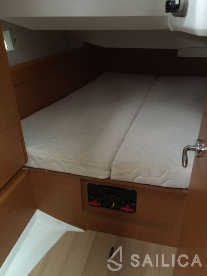 Sun Odyssey 449 - Yacht Charter Sailica