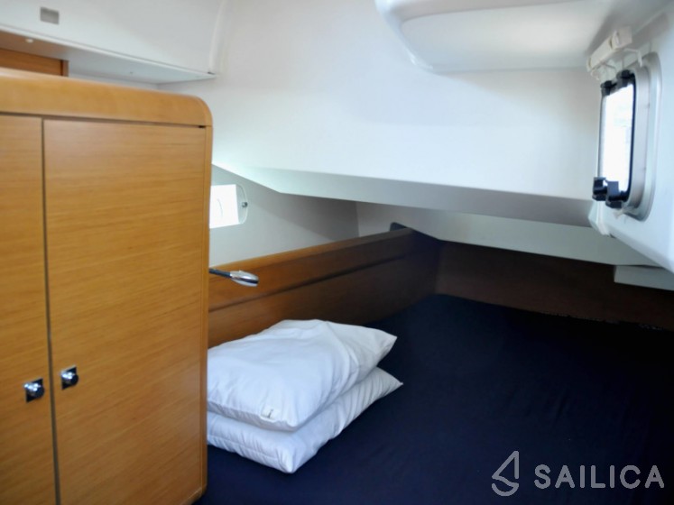 Sun Odyssey 439 - Yacht Charter Sailica