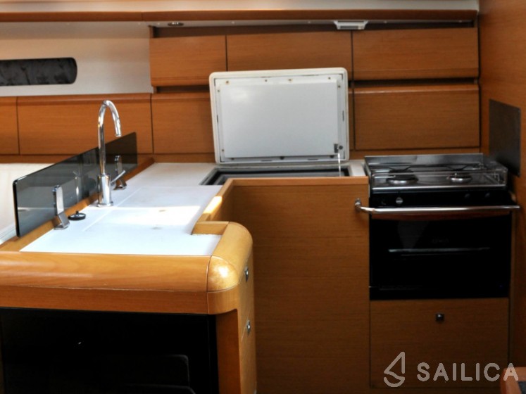 Sun Odyssey 439 - Yacht Charter Sailica