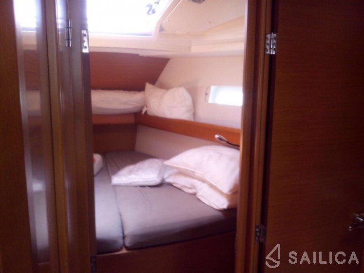 Sun Odyssey 439 - Yacht Charter Sailica