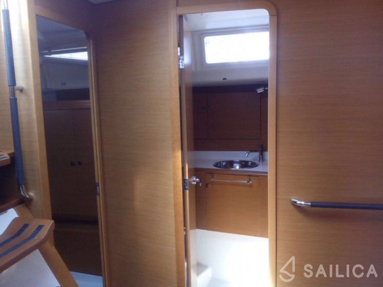 Sun Odyssey 439 - Yacht Charter Sailica