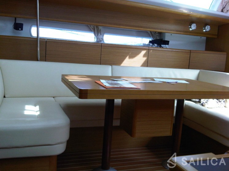 Jeanneau 53 - Yacht Charter Sailica