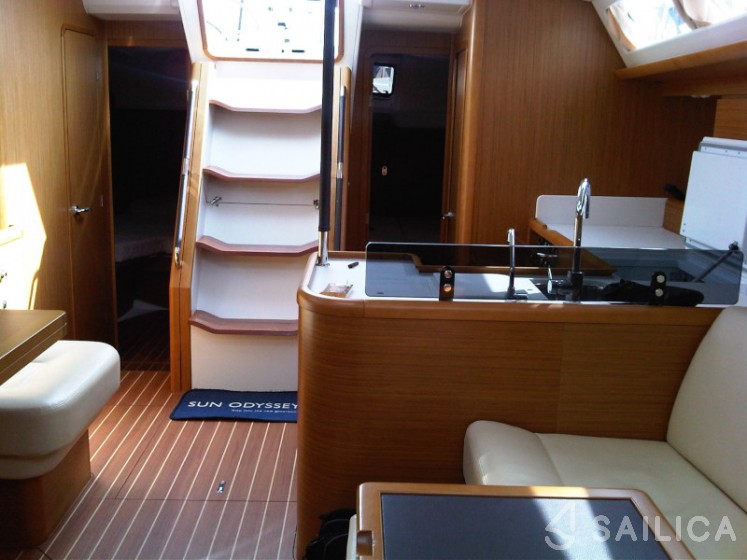 Jeanneau 53 - Yacht Charter Sailica