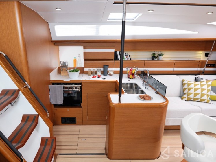 Jeanneau 53 - Yacht Charter Sailica