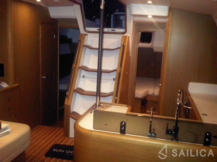 Jeanneau 53 - Yacht Charter Sailica