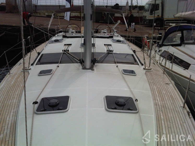 Jeanneau 53 - Yacht Charter Sailica