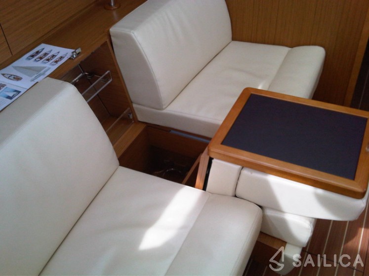 Jeanneau 53 - Yacht Charter Sailica
