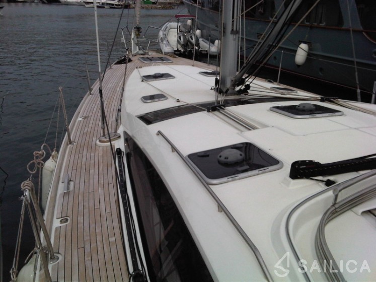 Jeanneau 53 - Yacht Charter Sailica