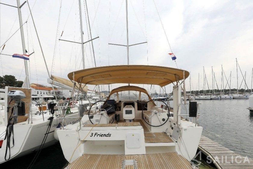 Dufour 412 GL - Yacht Charter Sailica