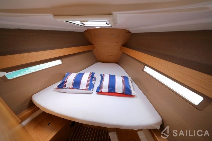 Dufour 412 GL - Yacht Charter Sailica