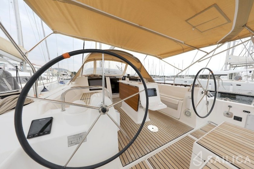 Dufour 412 GL - Yacht Charter Sailica