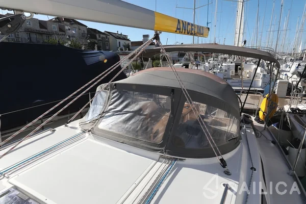 Bavaria 34 Cruiser - Yacht Charter Sailica