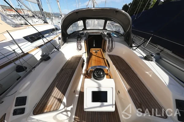 Bavaria 34 Cruiser - Yacht Charter Sailica