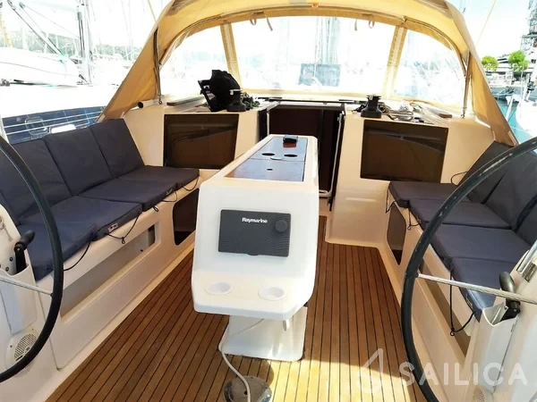 Bavaria 34 Cruiser - Yacht Charter Sailica