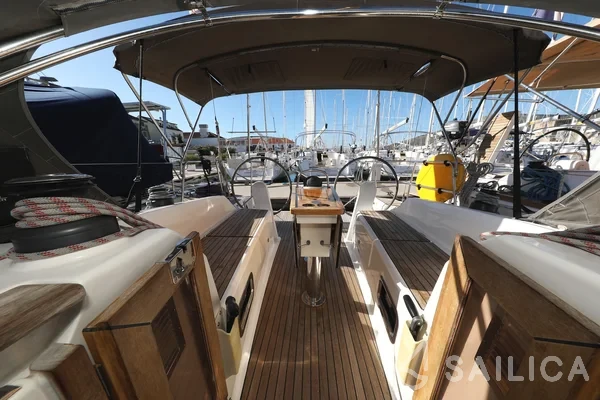 Bavaria 34 Cruiser - Yacht Charter Sailica